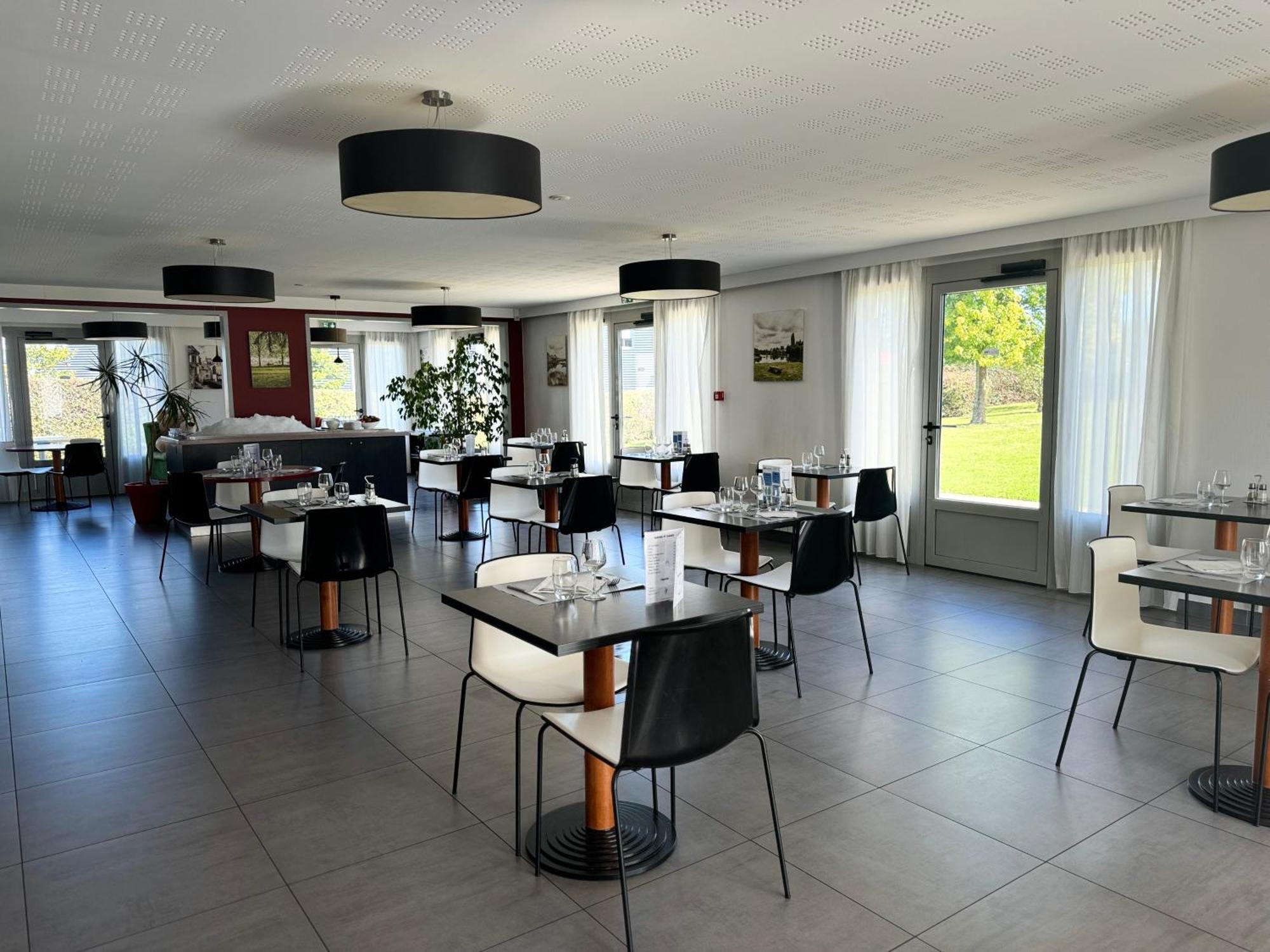 Brit Hotel Mayenne Eksteriør billede