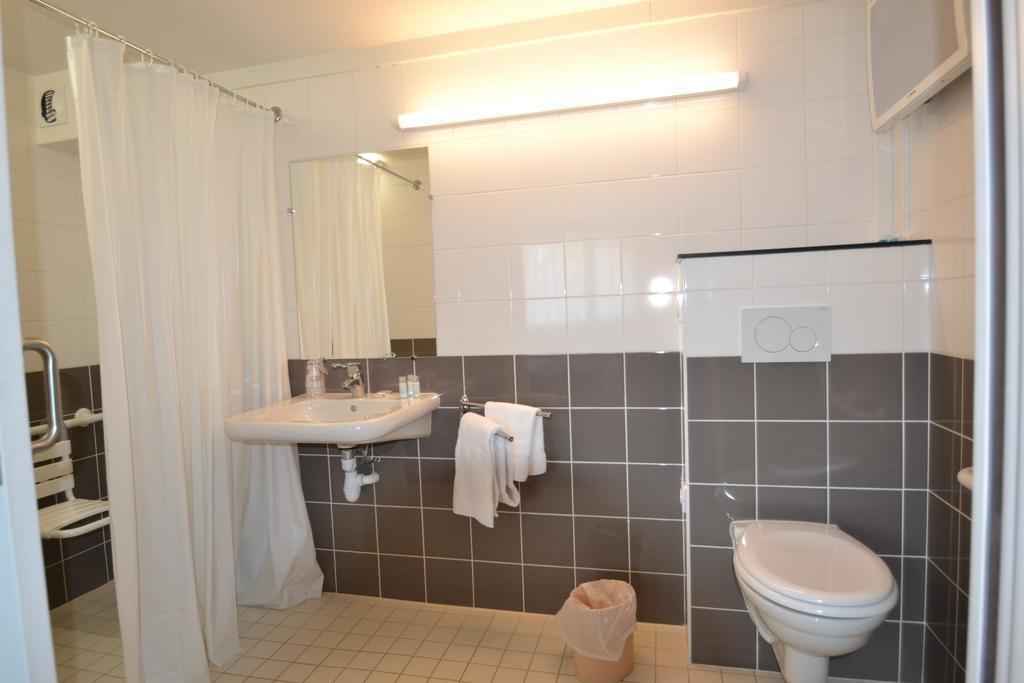 Brit Hotel Mayenne Eksteriør billede