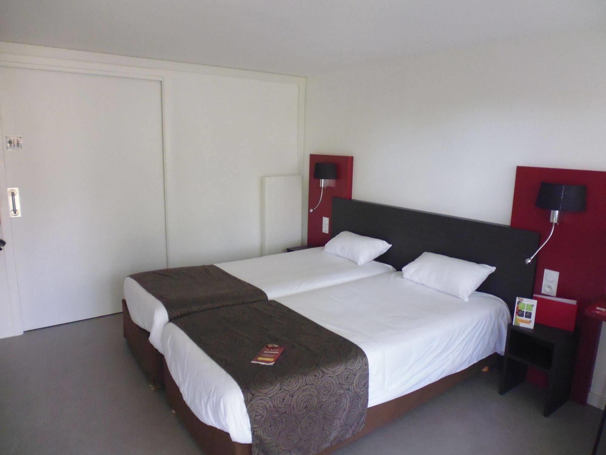 Brit Hotel Mayenne Eksteriør billede