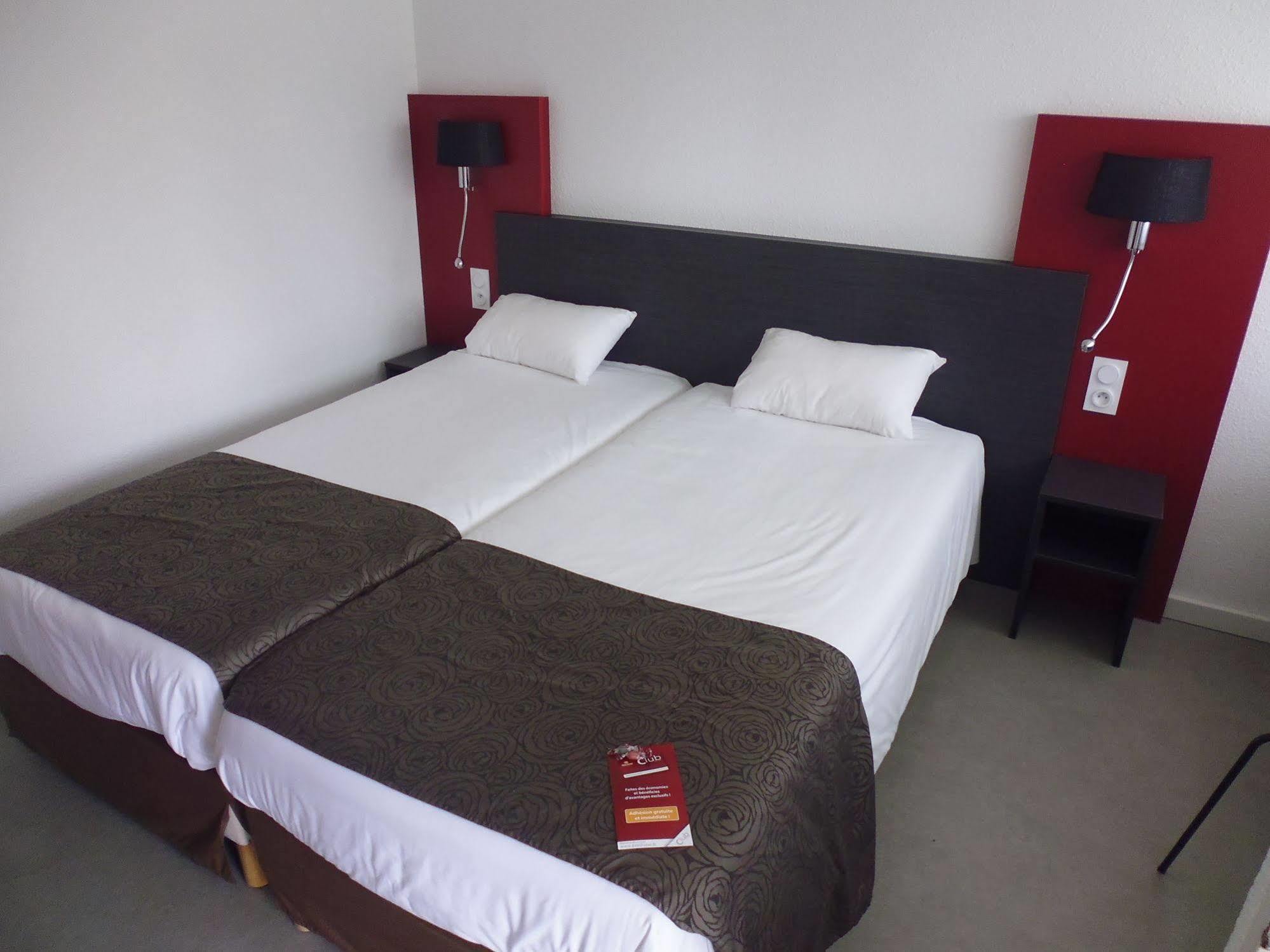 Brit Hotel Mayenne Eksteriør billede