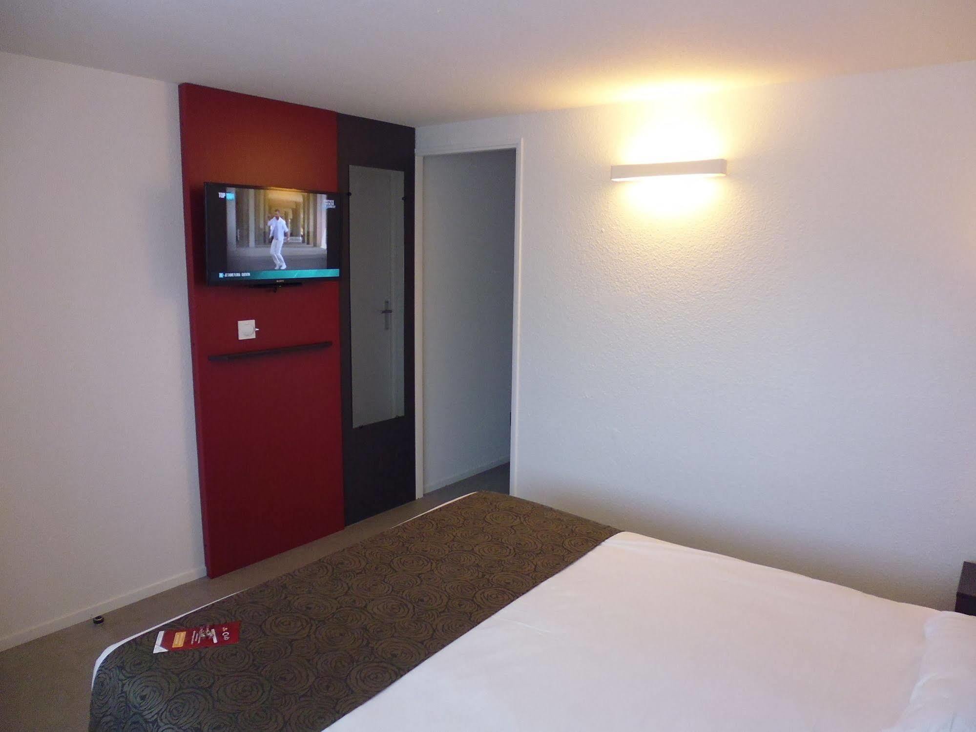 Brit Hotel Mayenne Eksteriør billede
