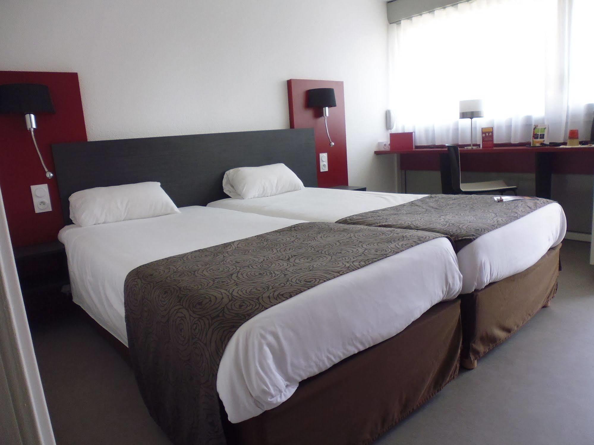 Brit Hotel Mayenne Eksteriør billede